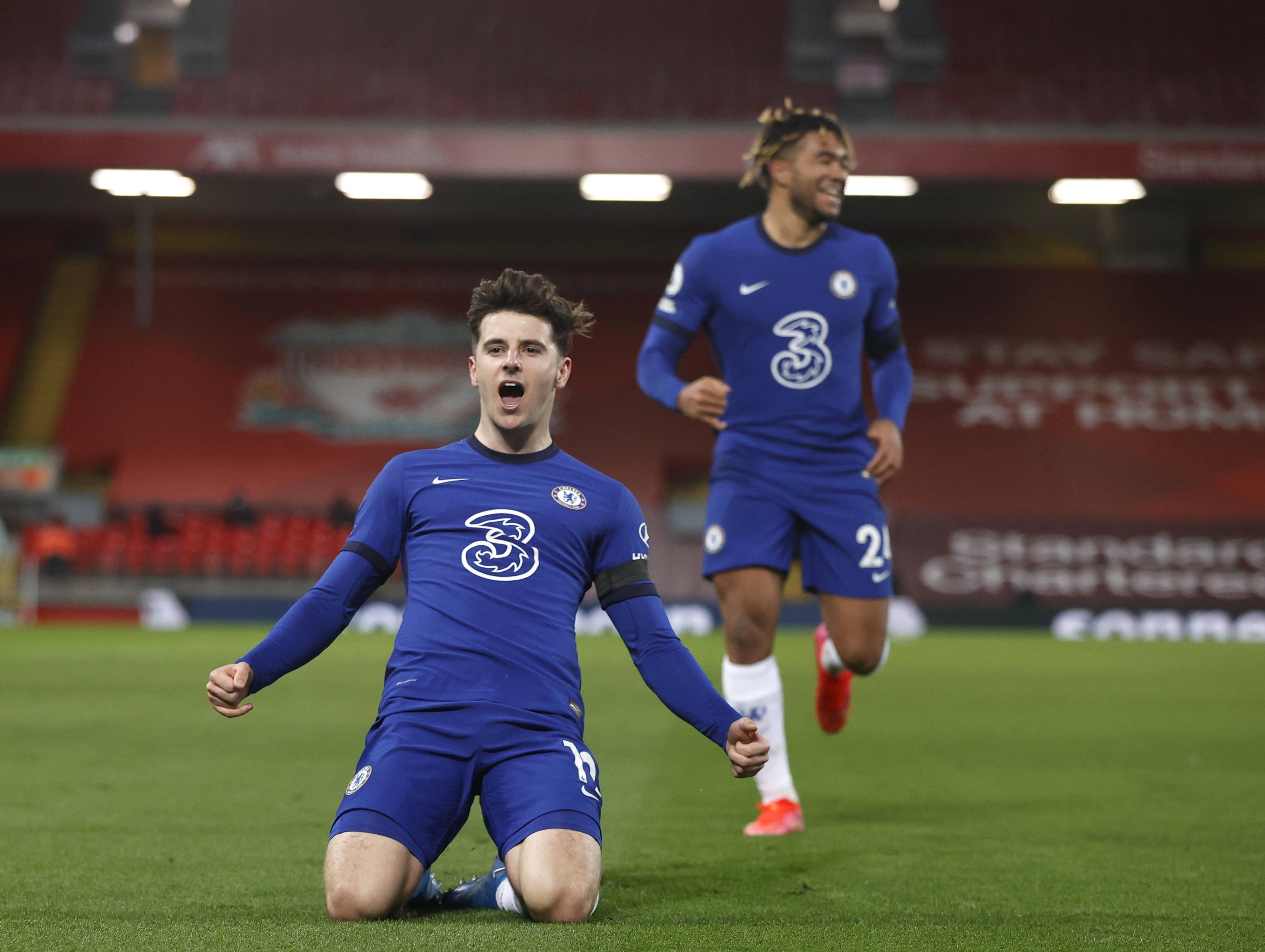 中场区域构 中场区域构