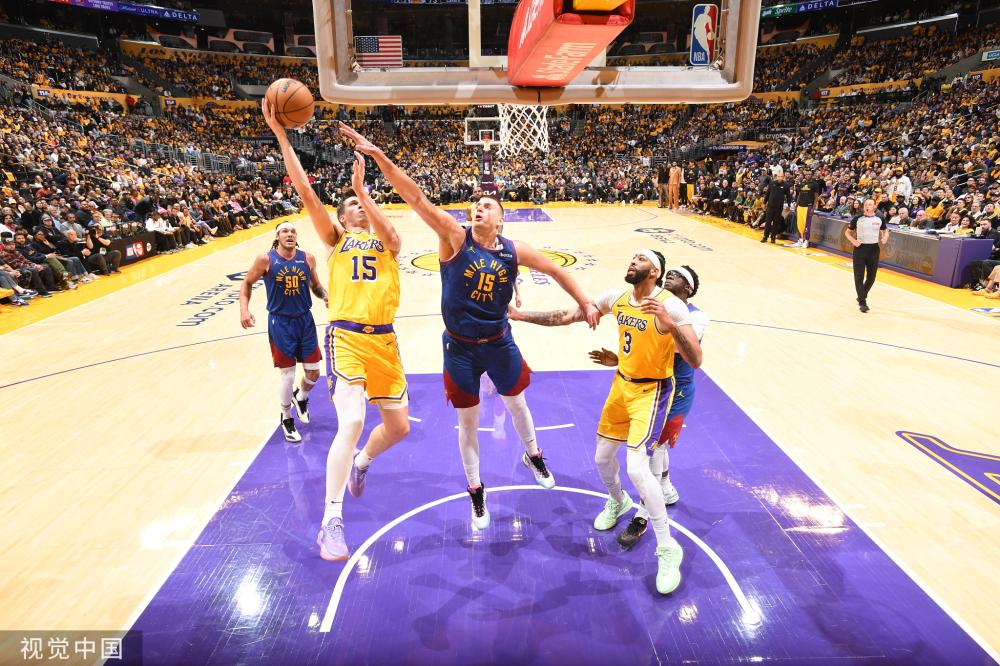 他果断换上 他果断换上