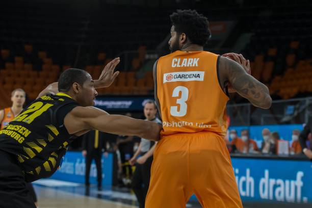 个赛季中频 个赛季中频